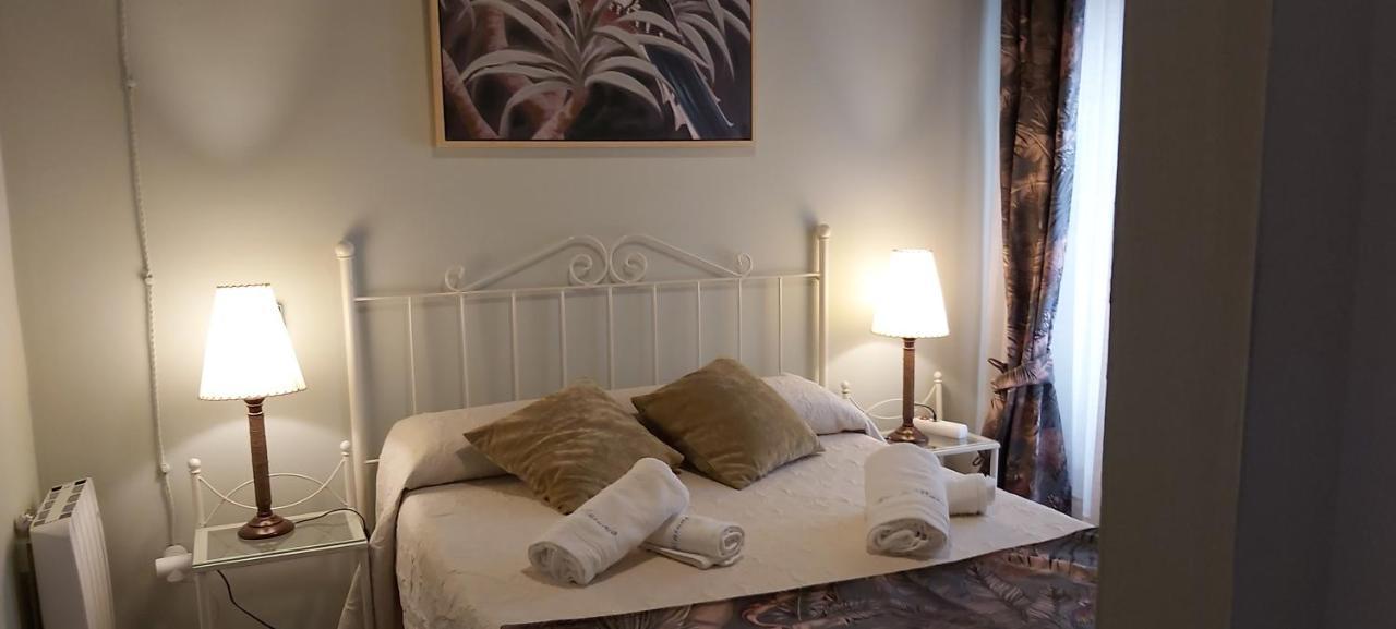 A 20 Metros De La Mezquita Catedral ,Apartamentos Turistico Cespedes 5 Kordoba Bagian luar foto