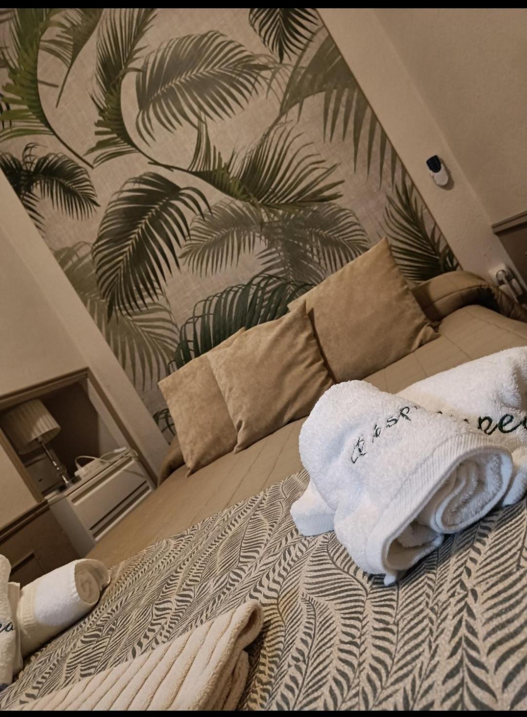 A 20 Metros De La Mezquita Catedral ,Apartamentos Turistico Cespedes 5 Kordoba Bagian luar foto