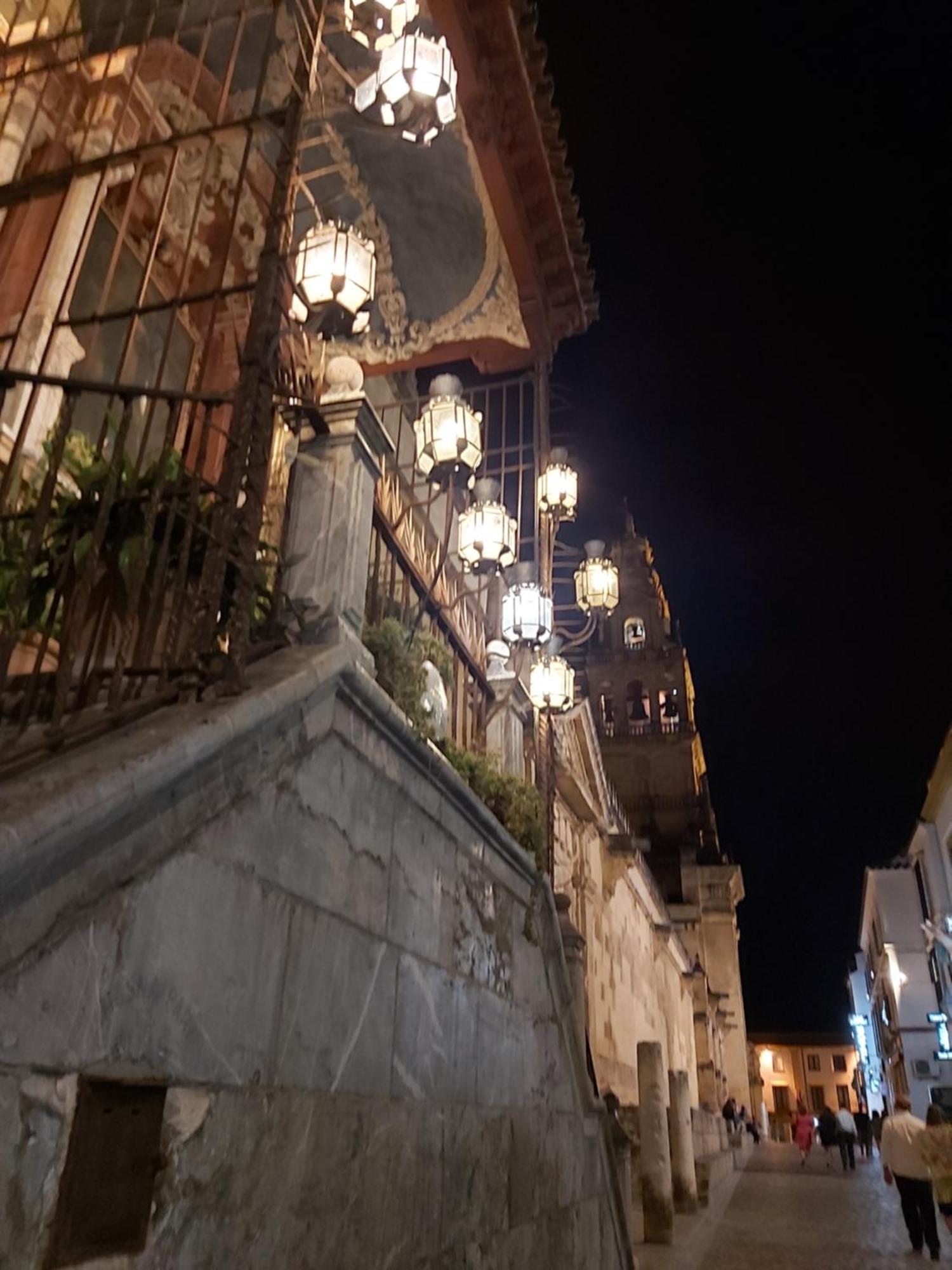 A 20 Metros De La Mezquita Catedral ,Apartamentos Turistico Cespedes 5 Kordoba Ruang foto