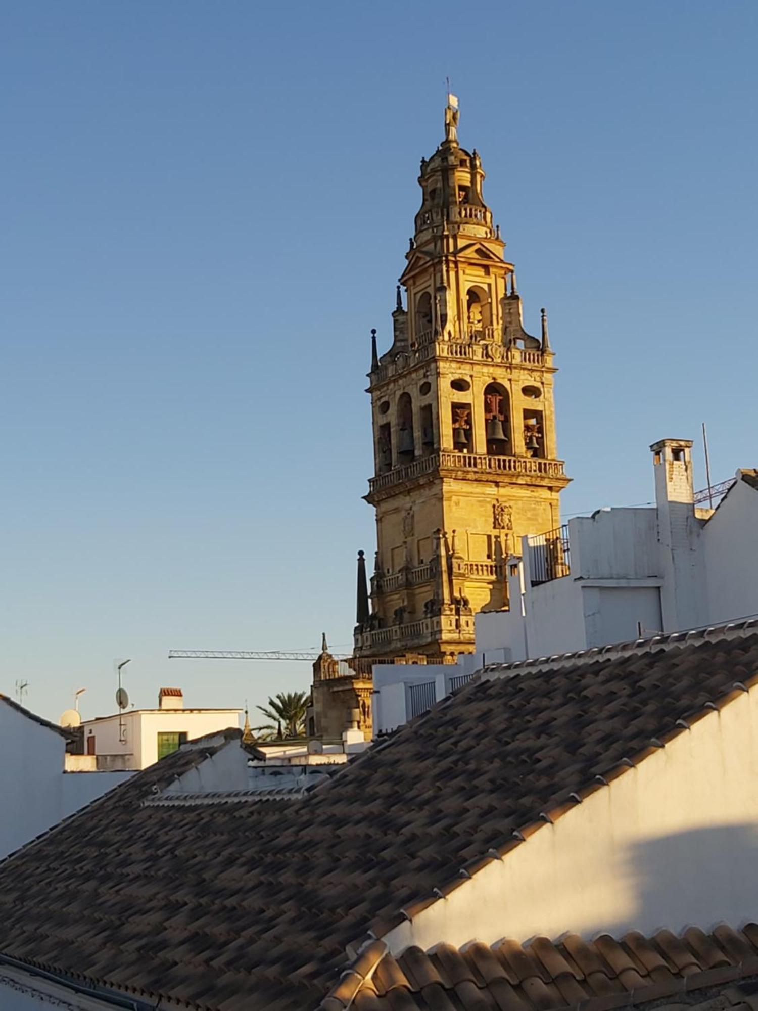 A 20 Metros De La Mezquita Catedral ,Apartamentos Turistico Cespedes 5 Kordoba Ruang foto